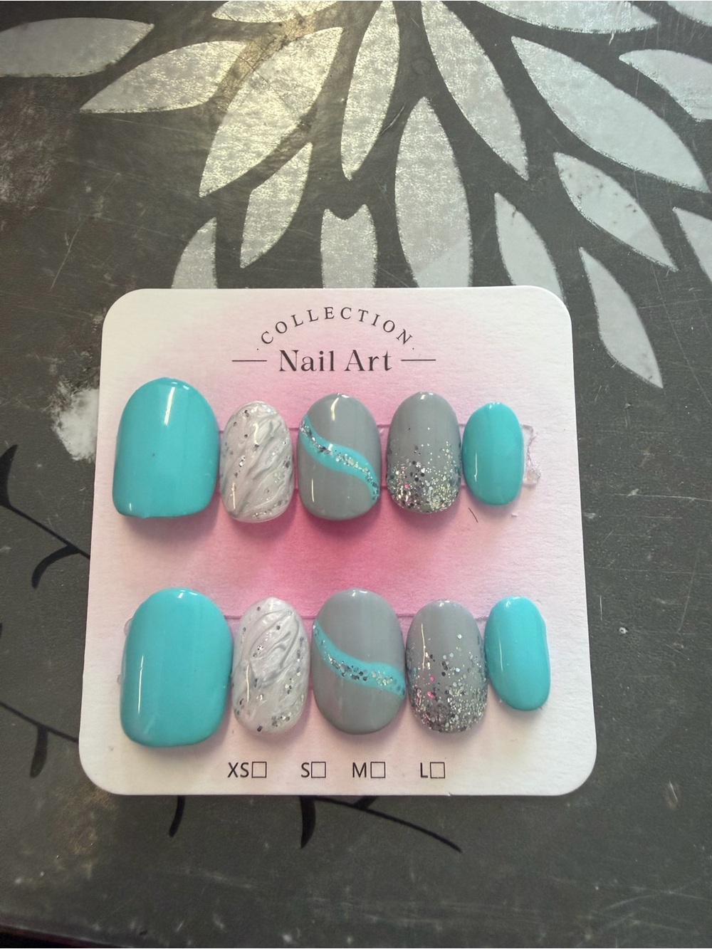 Nail Art Press-On Set in Teal & Gray -